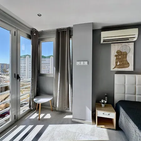 Clubrent - Edf Horizonte, Estudio De Estilo Escandinavo