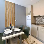 Clubrent - Edf Horizonte, Estudio De Estilo Escandinavo شقة *
