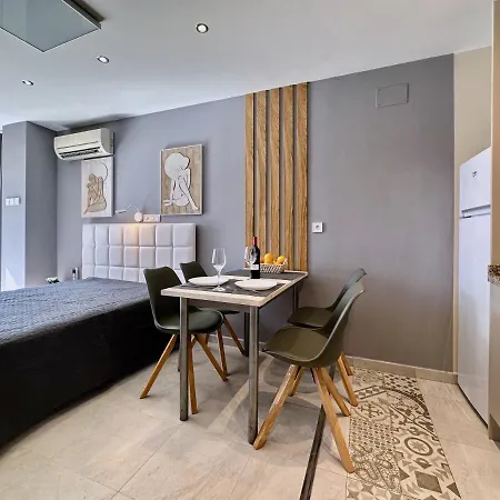Clubrent - Edf Horizonte, Estudio De Estilo Escandinavo 公寓 卡尔佩