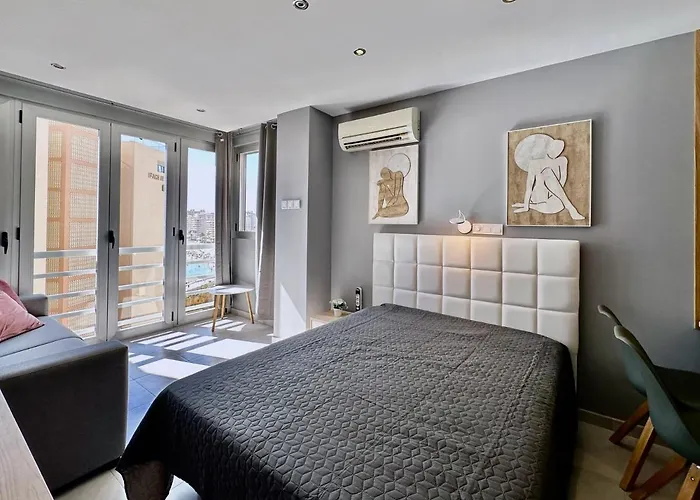 Clubrent - Edf Horizonte, Estudio De Estilo Escandinavo Κάλπε